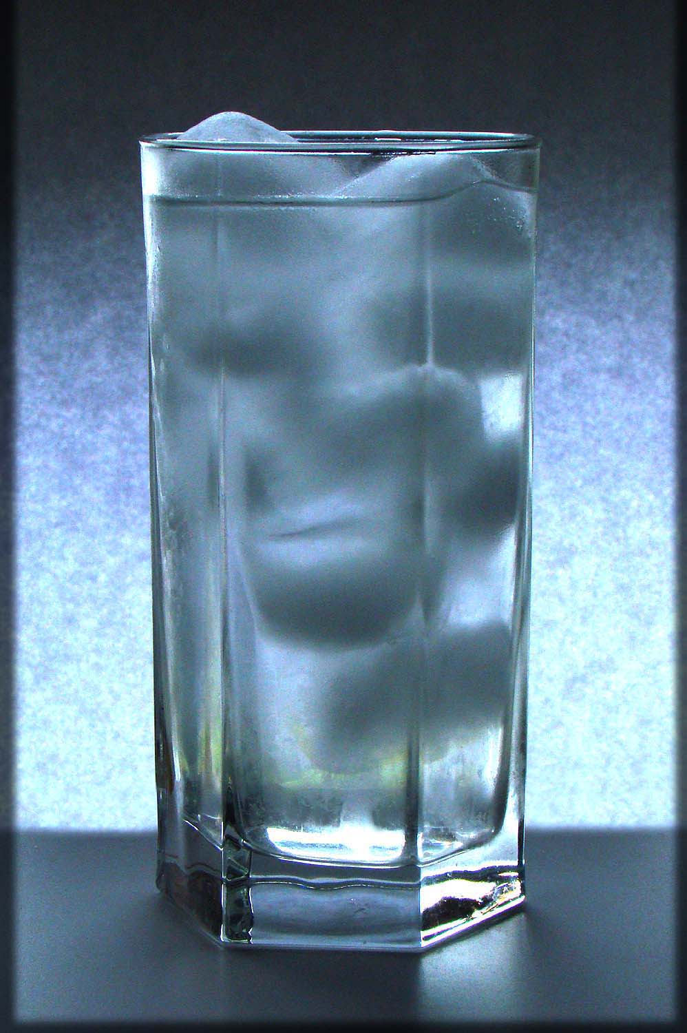 Drinking water lubricates joints, stirs metabolism