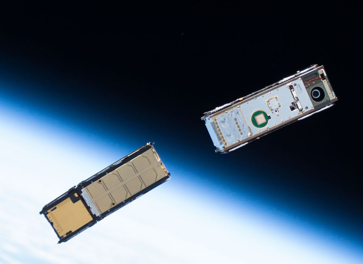 Apple kicks off space race with emergency satellite service
